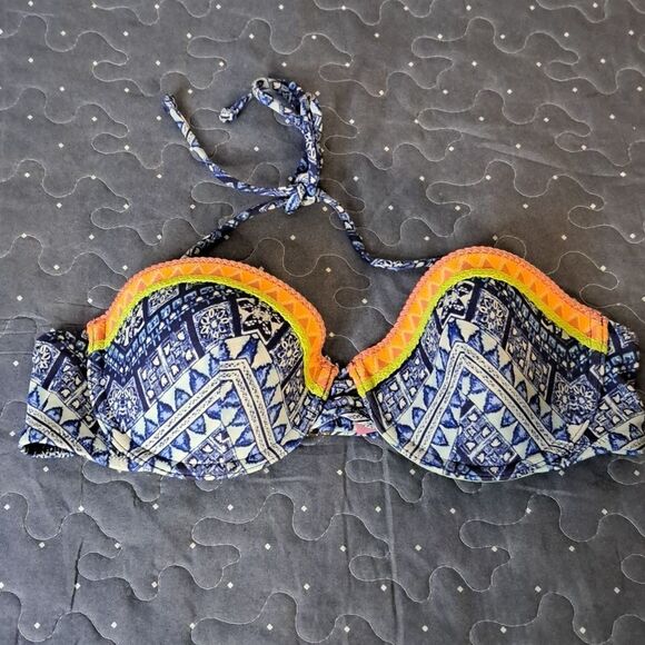 Victoria's Secret bikini top size 34B - Picture 1 of 3